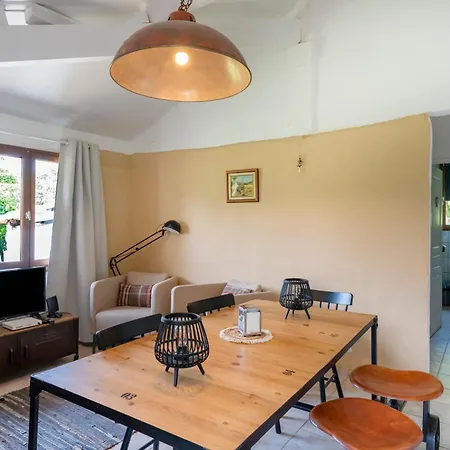 Tatil Evi Lou Tapata Estang