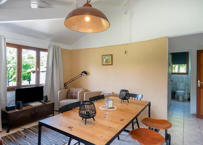 Hébergement de vacances Lou Tapata Estang